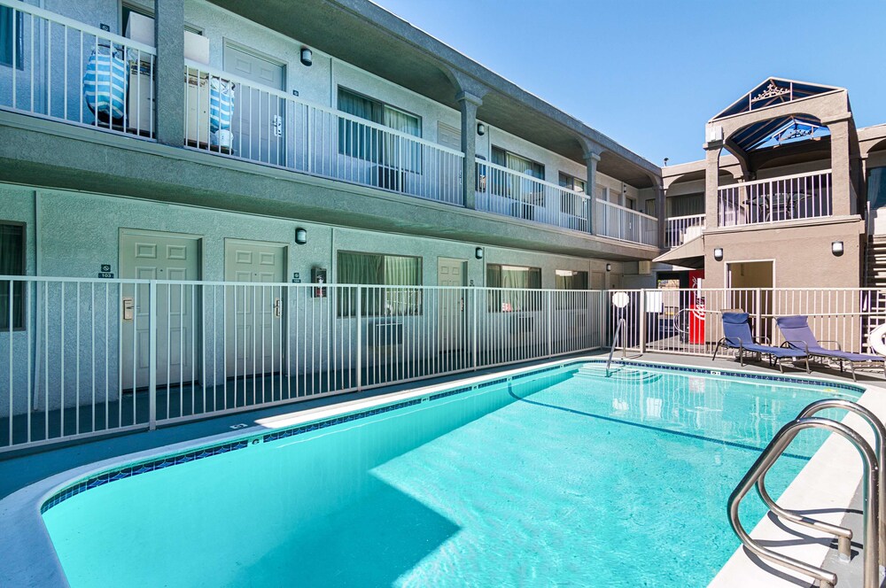 Studio 6 VAN Nuys, Los Angeles Room Prices & Reviews Travelocity