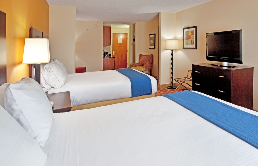 Room, Holiday Inn Express Hotel & Suites Anderson-I-85, an IHG Hotel