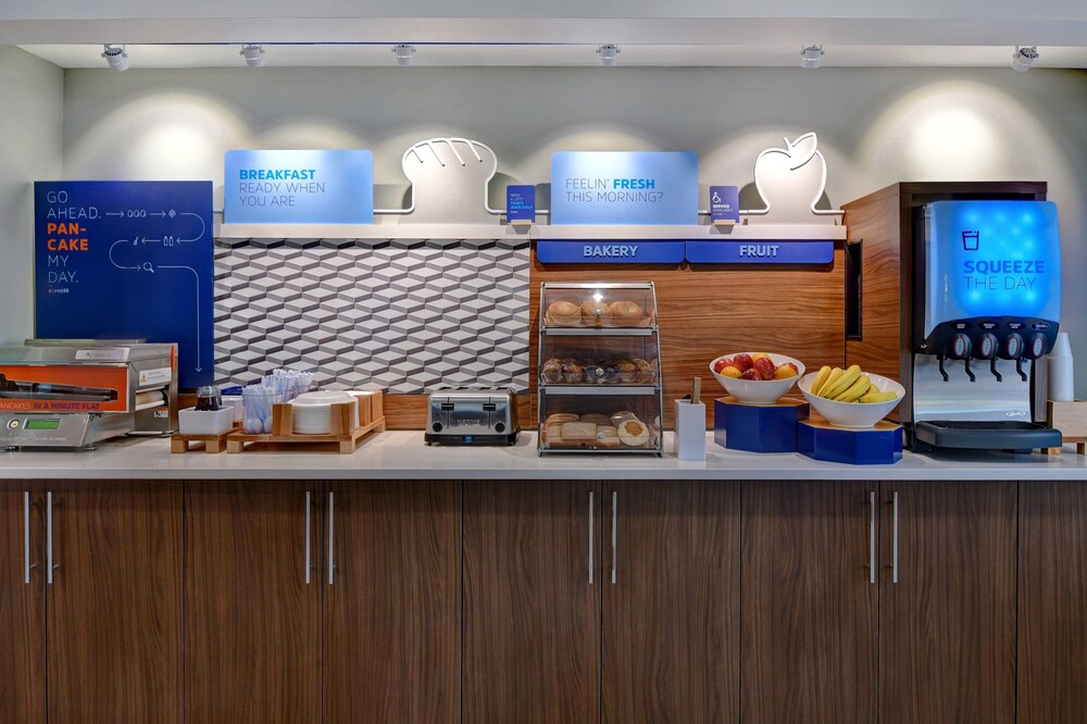 Breakfast meal, Holiday Inn Express Hotel & Suites Anderson-I-85, an IHG Hotel