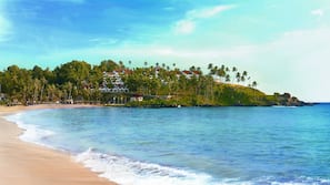 Private beach, sun-loungers, beach umbrellas, beach towels