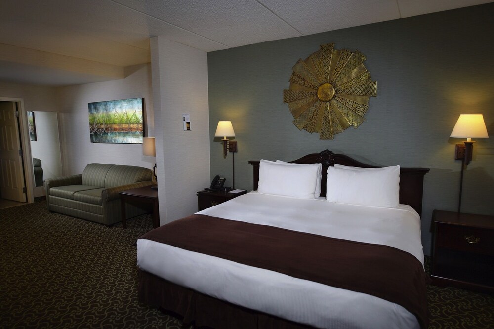D. Hotel Suites & Spa