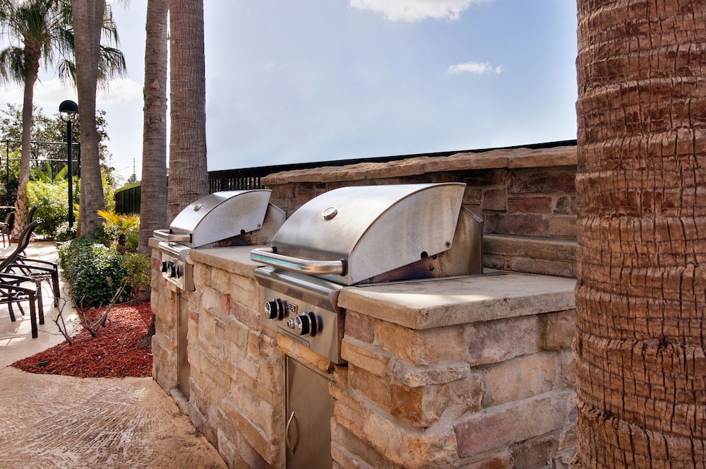 BBQ/picnic area, Residence Inn by Marriott Tampa Westshore/Airport