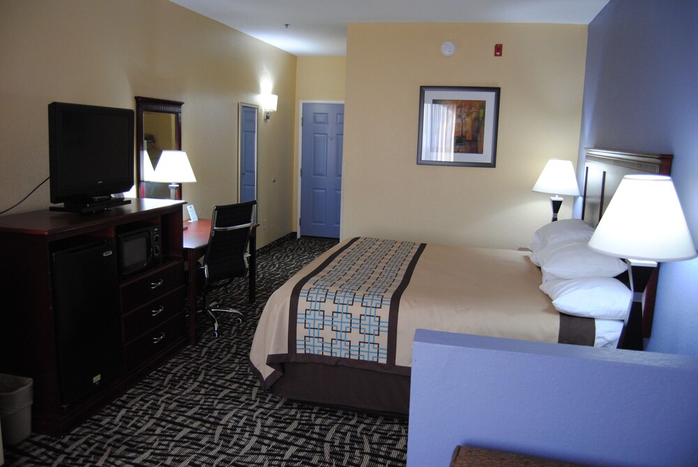 Days Inn & Suites by Wyndham Prattville-Montgomery