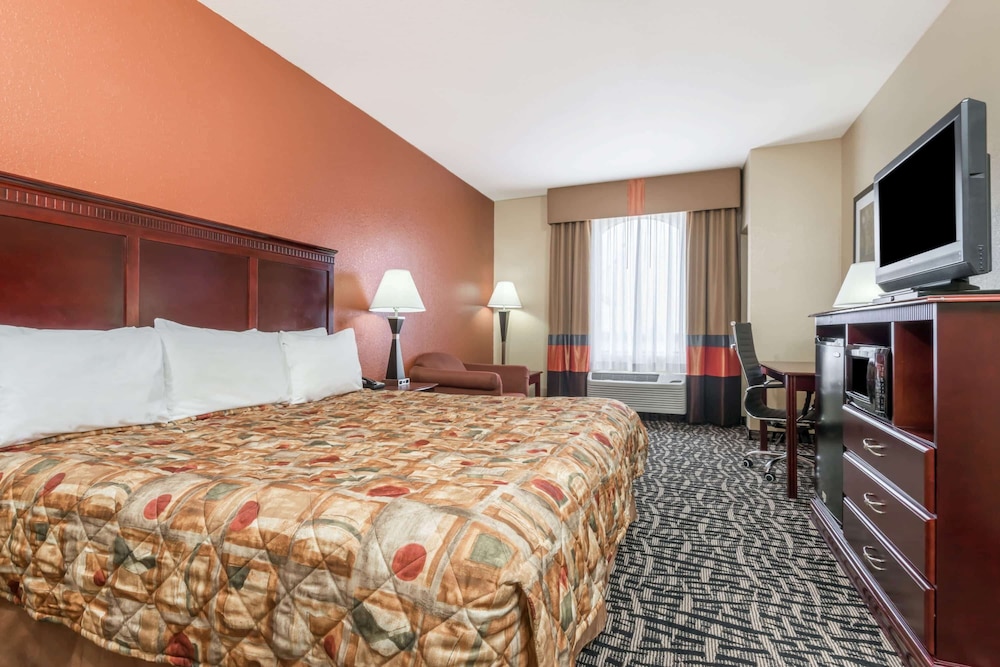 Days Inn & Suites by Wyndham Prattville-Montgomery