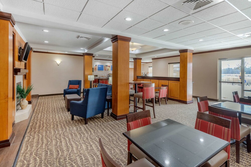 Comfort Inn & Suites