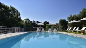 Piscina stagionale all'aperto