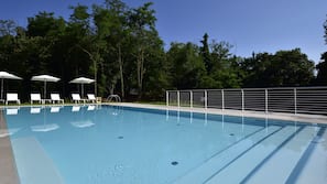 Piscina stagionale all'aperto