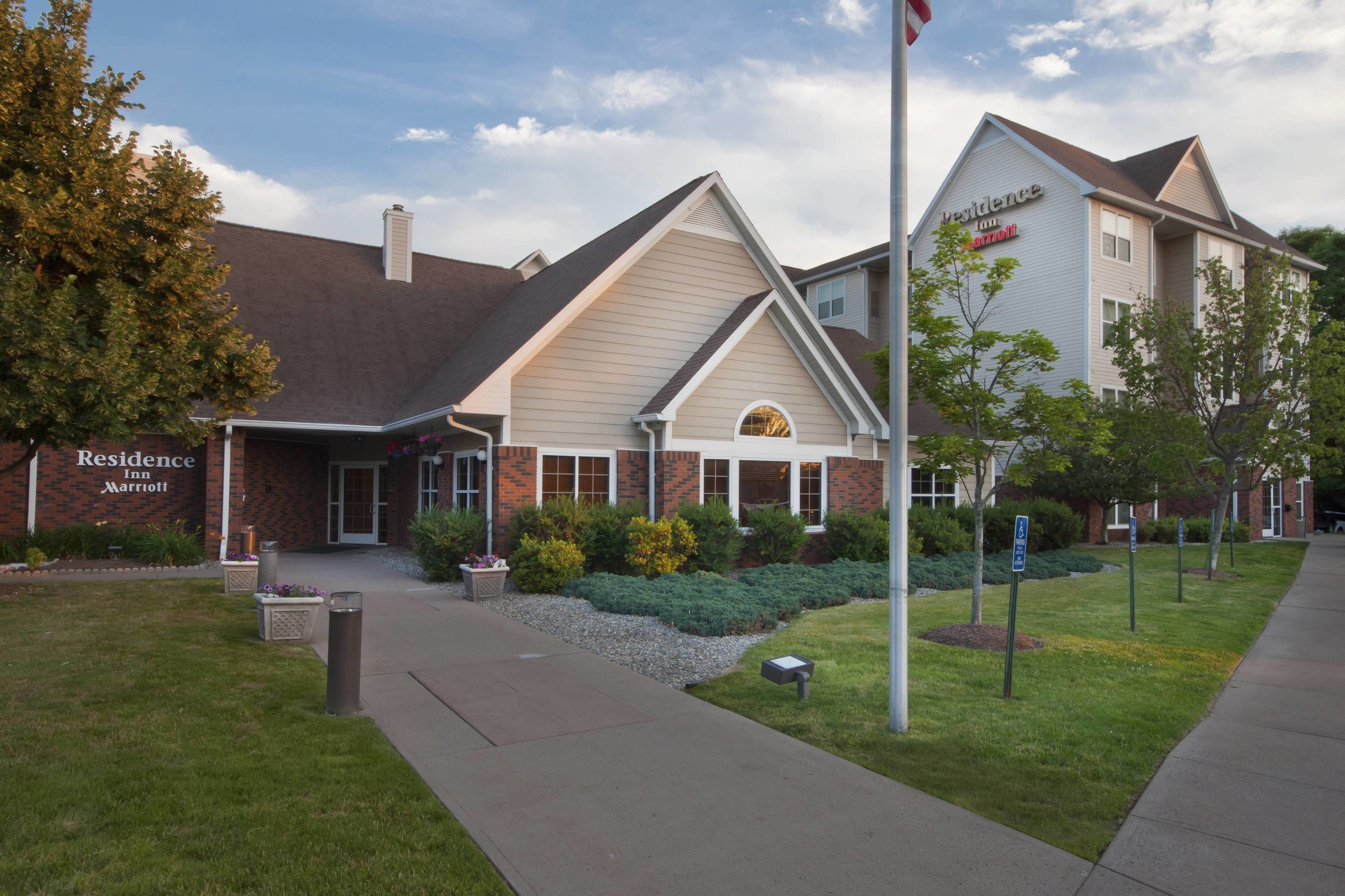 marriott hotels in amherst ma