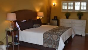 Premium bedding, iron/ironing board, free WiFi, bed sheets