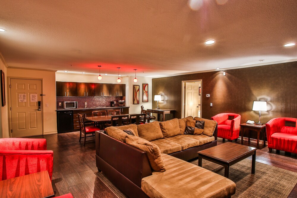 Living room, Tuscany Suites & Casino