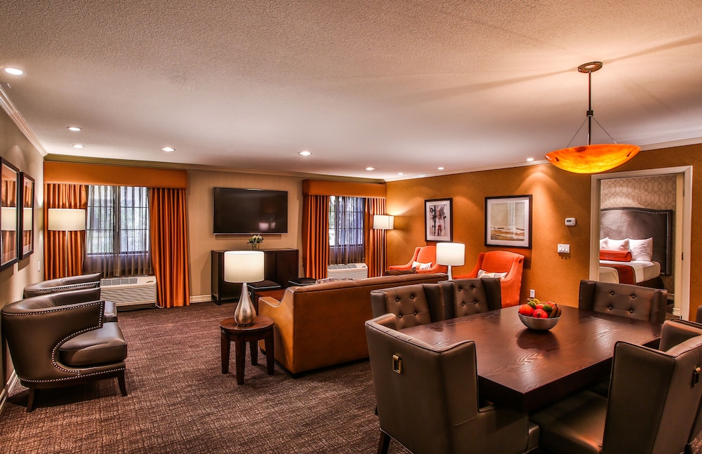 Living area, Tuscany Suites & Casino