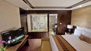 Down duvet, minibar, in-room safe, desk