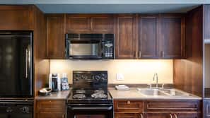 Fridge, microwave, coffee/tea maker, electric kettle