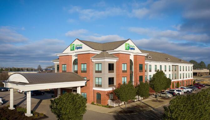 Holiday Inn Express Suites Olive Branch In Olive Branch Ms