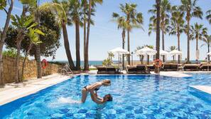 Outdoor pool, pool loungers