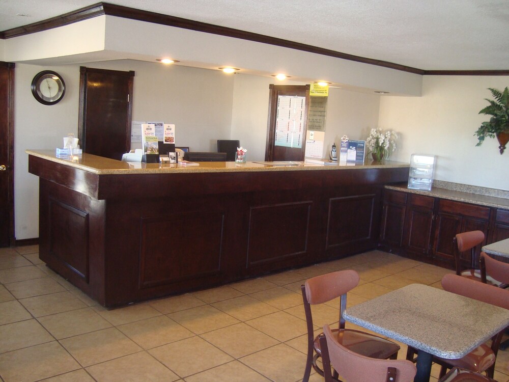 Reception, Navasota Inn