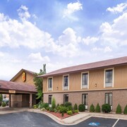Top 10 Hotels In Yellville Ar 52 Hotel Deals On Expedia Super 8 By Wyndham Harrison Ar