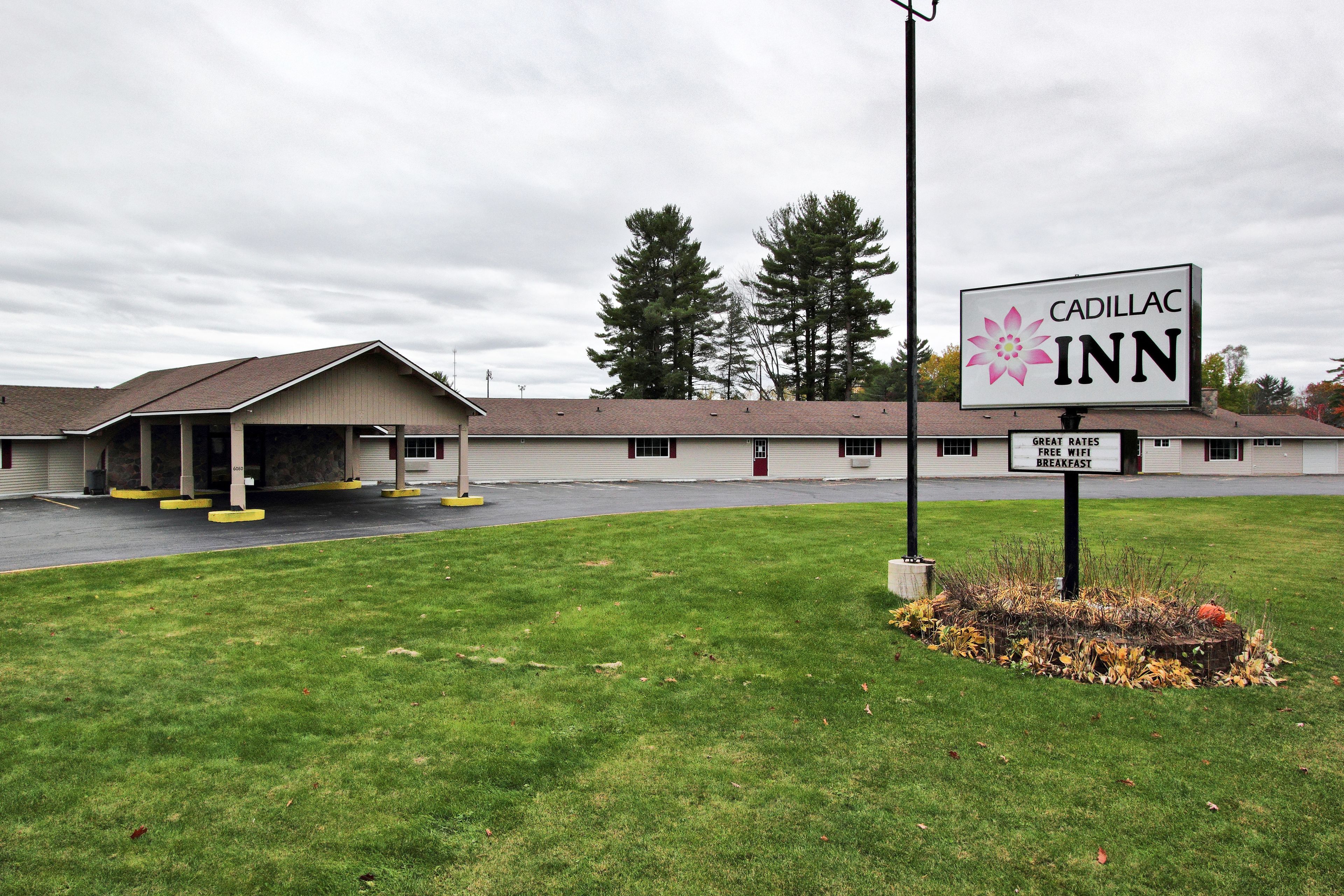 Cadillac Inn In Cadillac Mi Expedia
