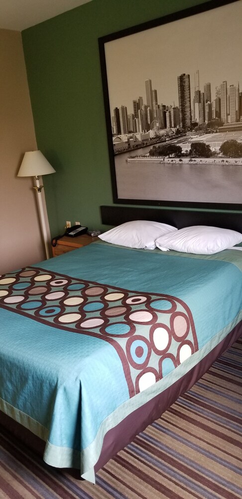 Room, Super 8 by Wyndham Pontoon Beach IL/St. Louis MO Area