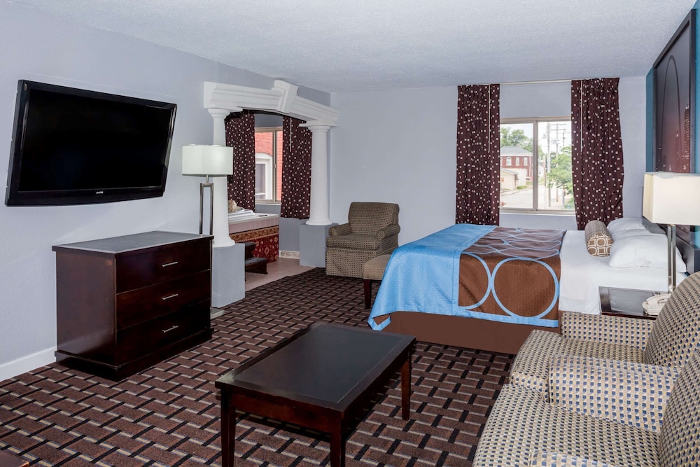 Super 8 by Wyndham Belleville St. Louis Area