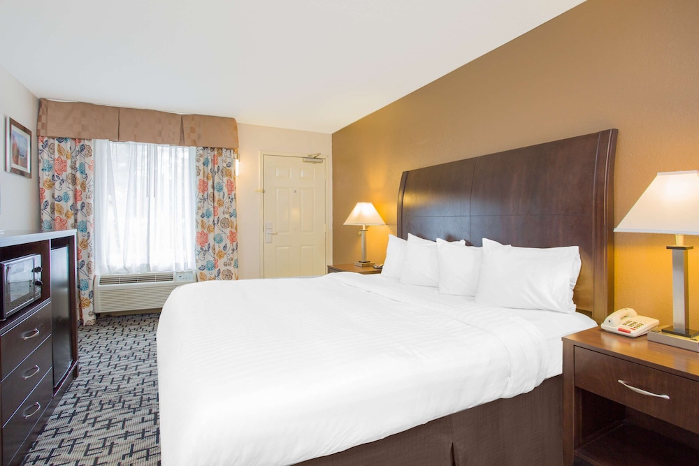 SureStay Hotel by Best Western North Myrtle Beach