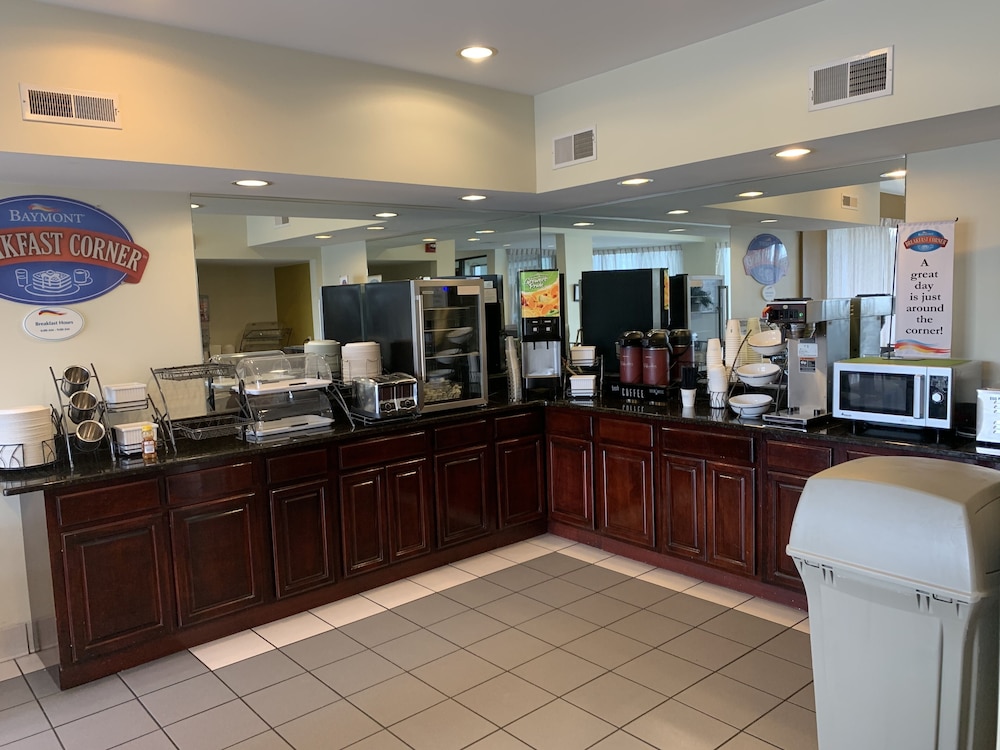 Breakfast area, Baymont by Wyndham Cave City