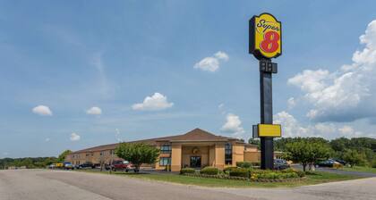 Super 8 by Wyndham Dickson