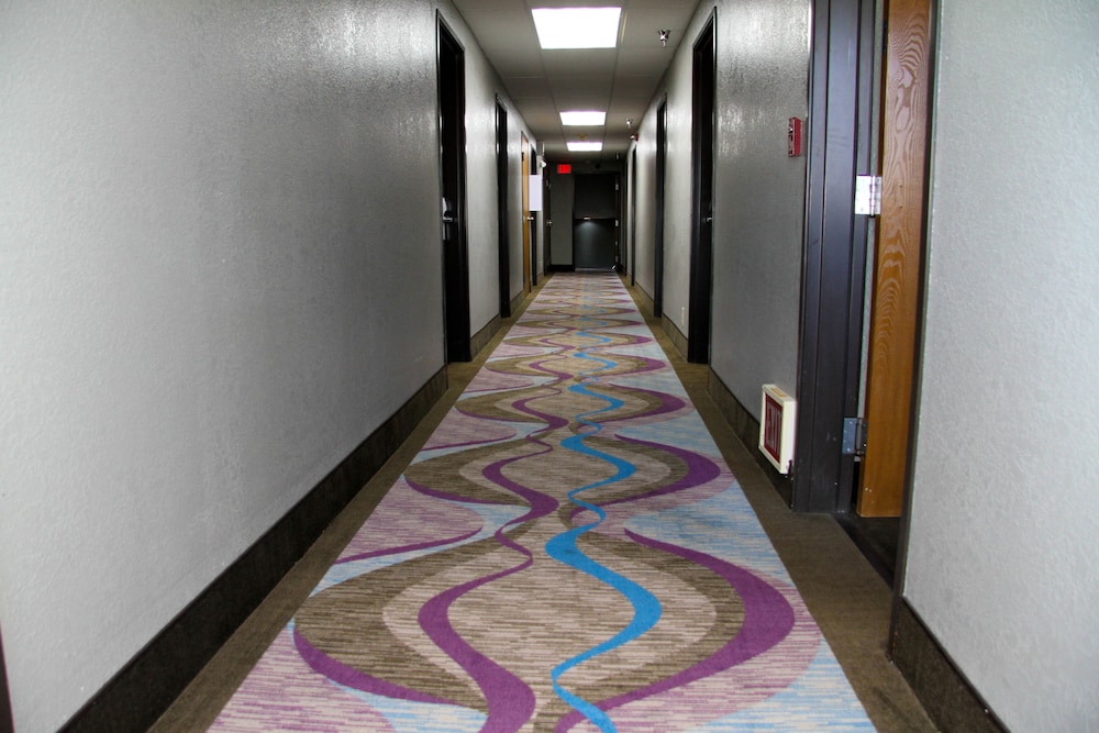 Hallway, Super 8 by Wyndham Kansas City