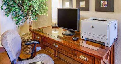 AmericInn by Wyndham Des Moines Airport