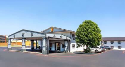 Super 8 by Wyndham Amarillo Central TX