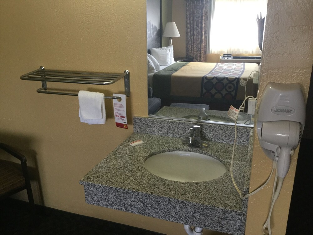 Super 8 by Wyndham Amarillo Central TX