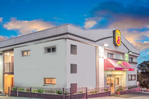 Super 8 by Wyndham North Bergen NJ/NYC Area (Jersey City, United States