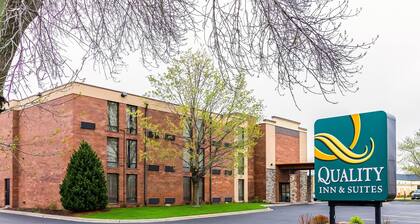 Quality Inn & Suites Arden Hills - Saint Paul North