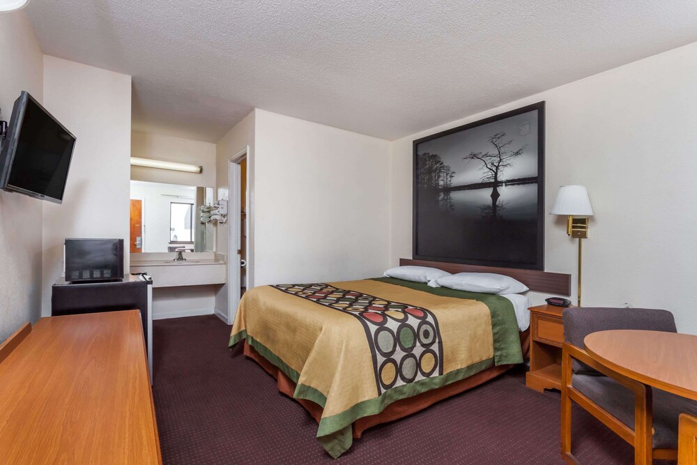 Room, Super 8 by Wyndham Columbia SC / Ft. Jackson