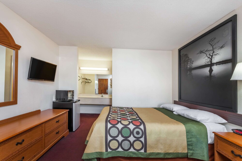 Room, Super 8 by Wyndham Columbia SC / Ft. Jackson