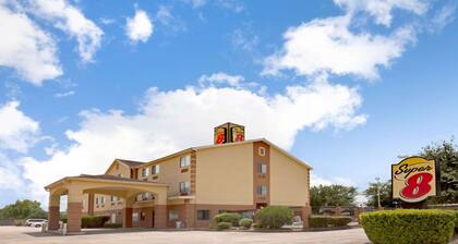 Super 8 by Wyndham Pasadena