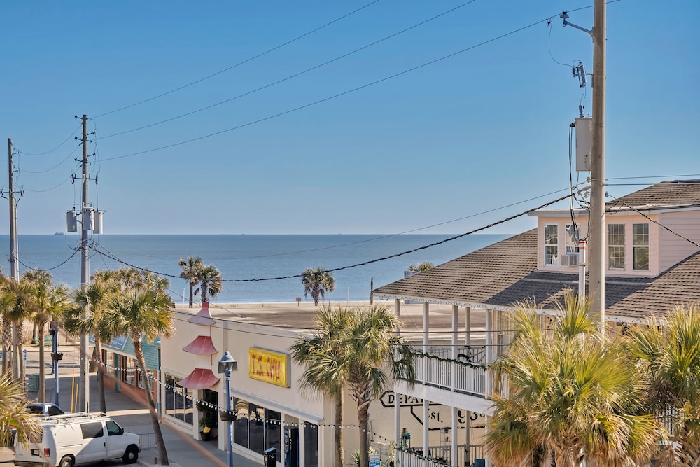 Sea And Breeze Hotel And Condo, Tybee Island 142 Room Prices