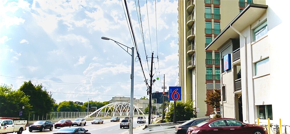 Front of property, Motel 6 Atlanta, GA - Midtown