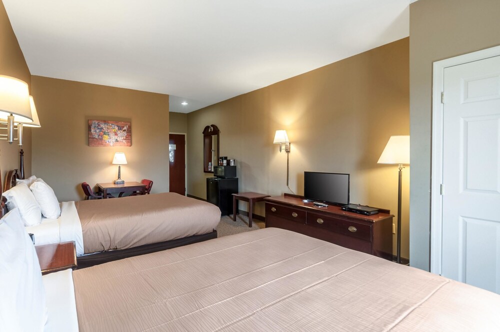 Room, Econo Lodge Inn & Suites