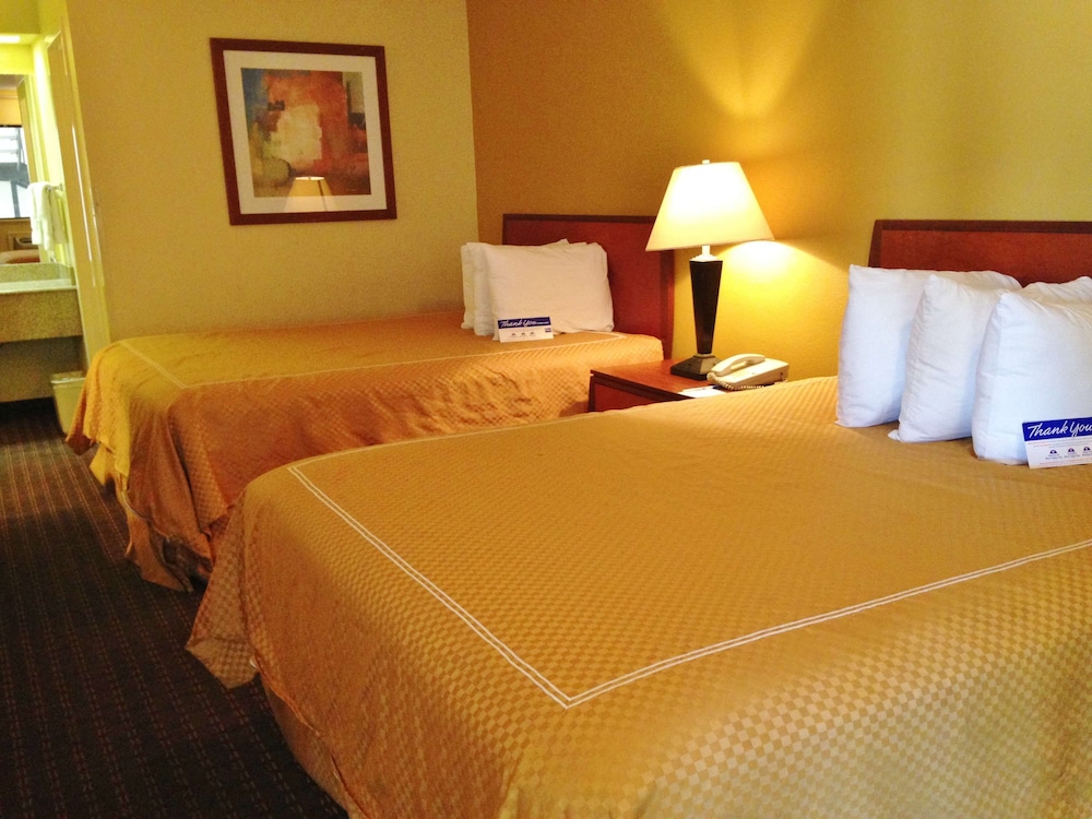 Americas Best Value Inn & Suites Yukon Oklahoma City