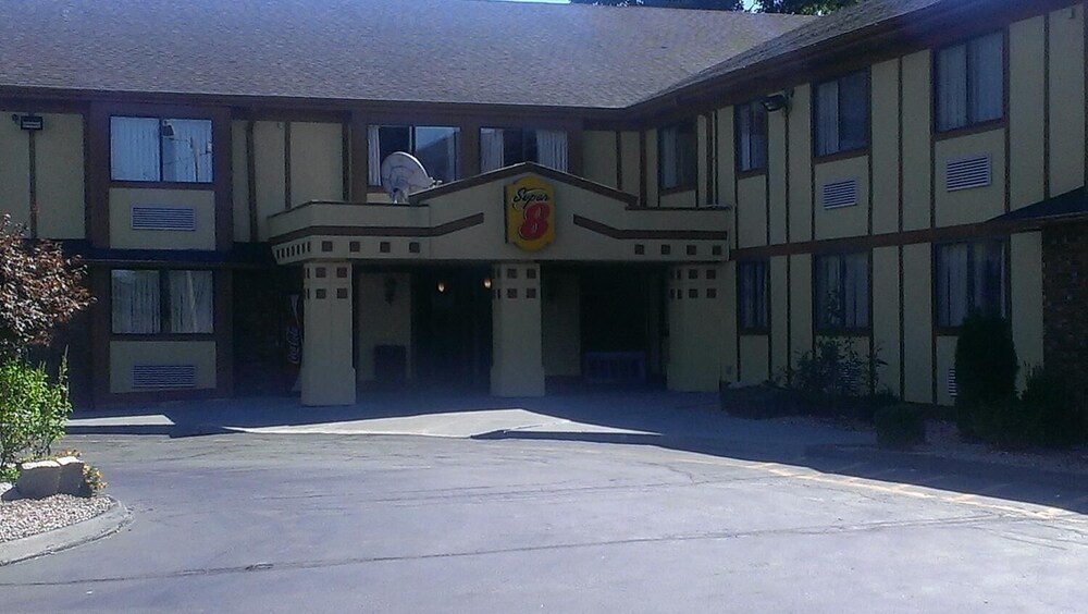 Super 8 by Wyndham West Haven