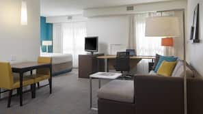 Premium bedding, in-room safe, desk, laptop workspace