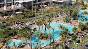 Piscine couverte, 2 piscines extérieures