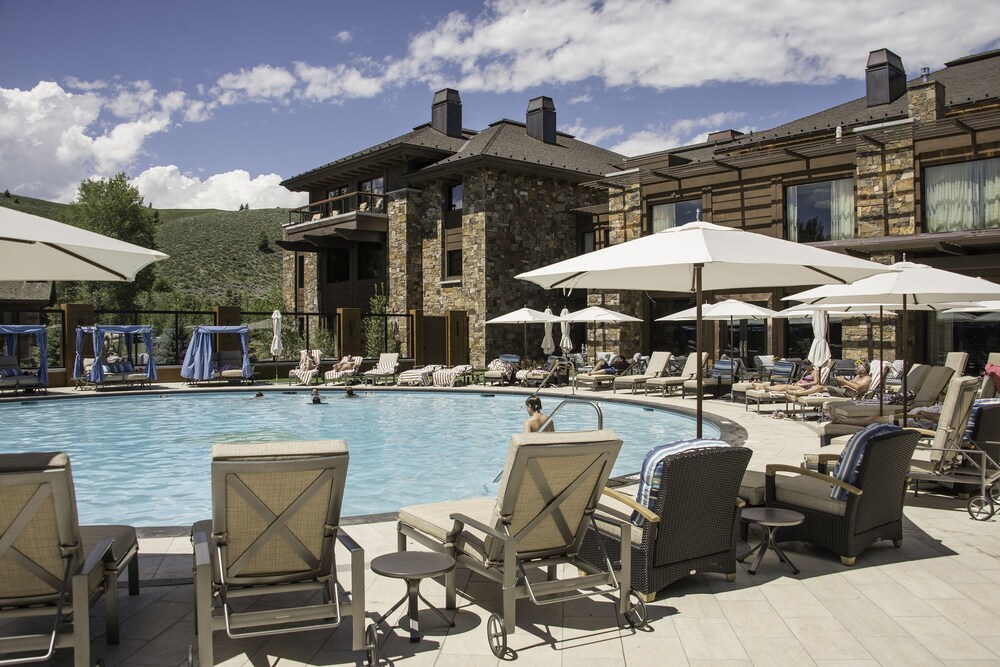 Outdoor pool, Sun Valley Resort