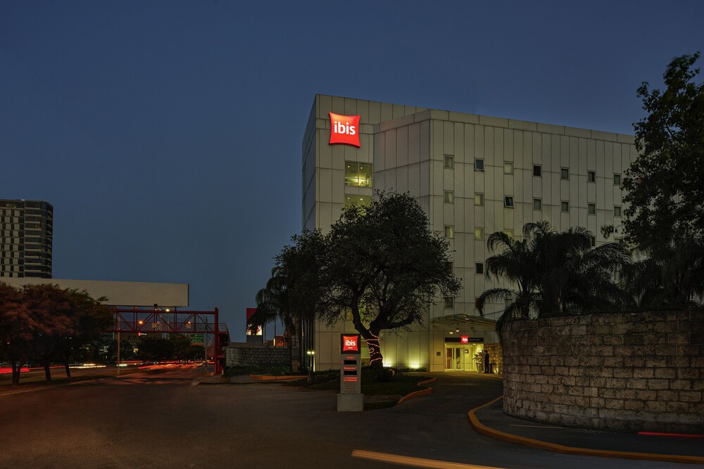 ibis Monterrey Valle