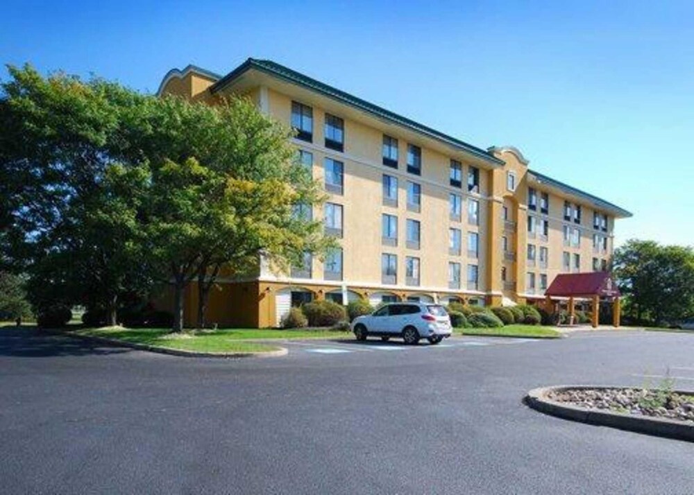 Quality Inn Suites Bensalem In Philadelphia Hotel Rates