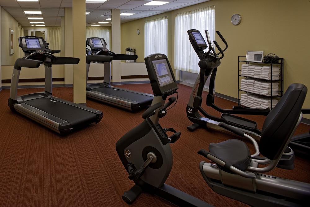 Fitness facility, Hyatt Place Dulles Airport - South