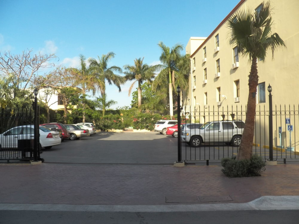 Parking, Best Western Hotel Plaza Matamoros