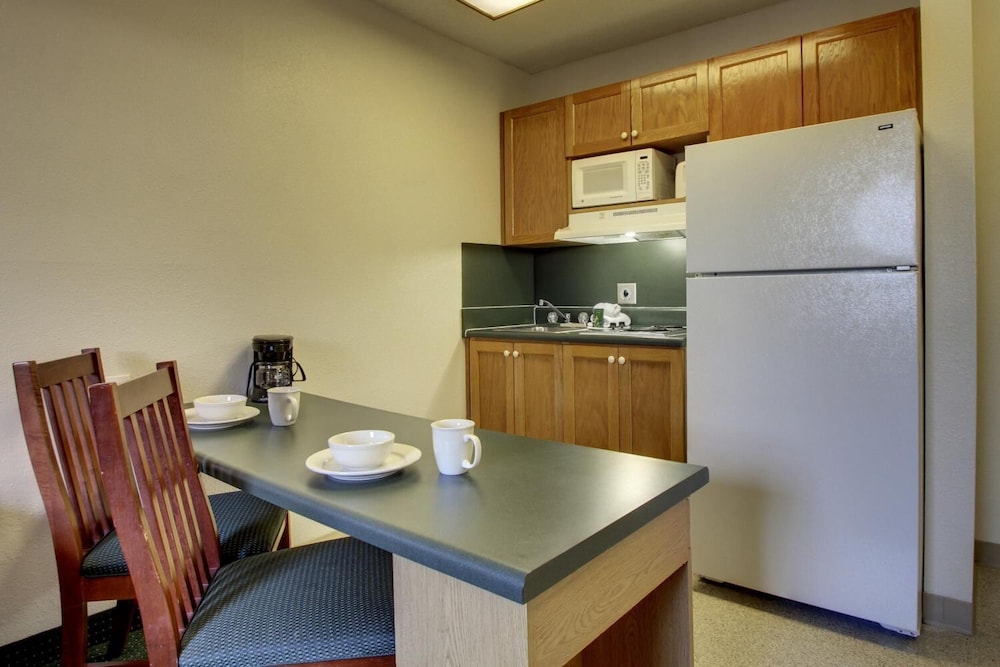 Private kitchen, InTown Suites Extended Stay Nashville TN Madison