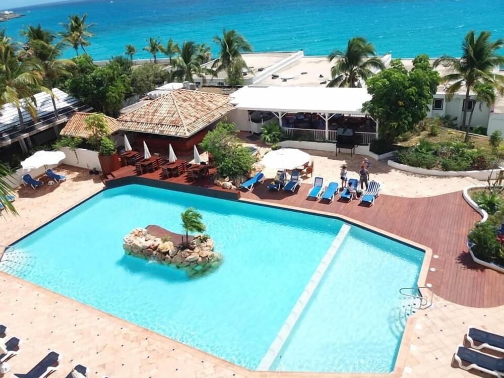 Hopetaft: Flamingo Beach Villas St Maarten